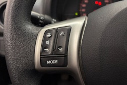 punainen Toyota Yaris 2012 kuva 14.