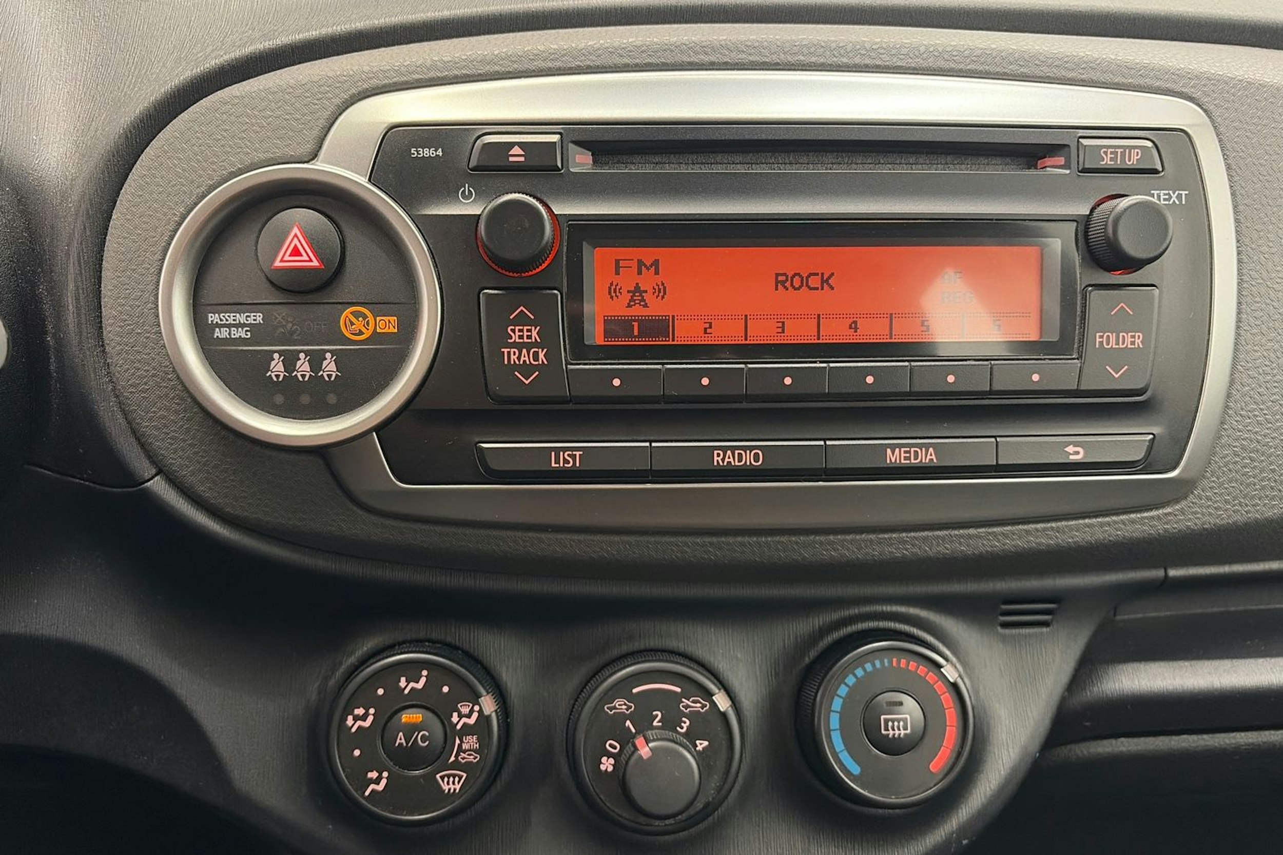 punainen Toyota Yaris 2012 kuva 15.