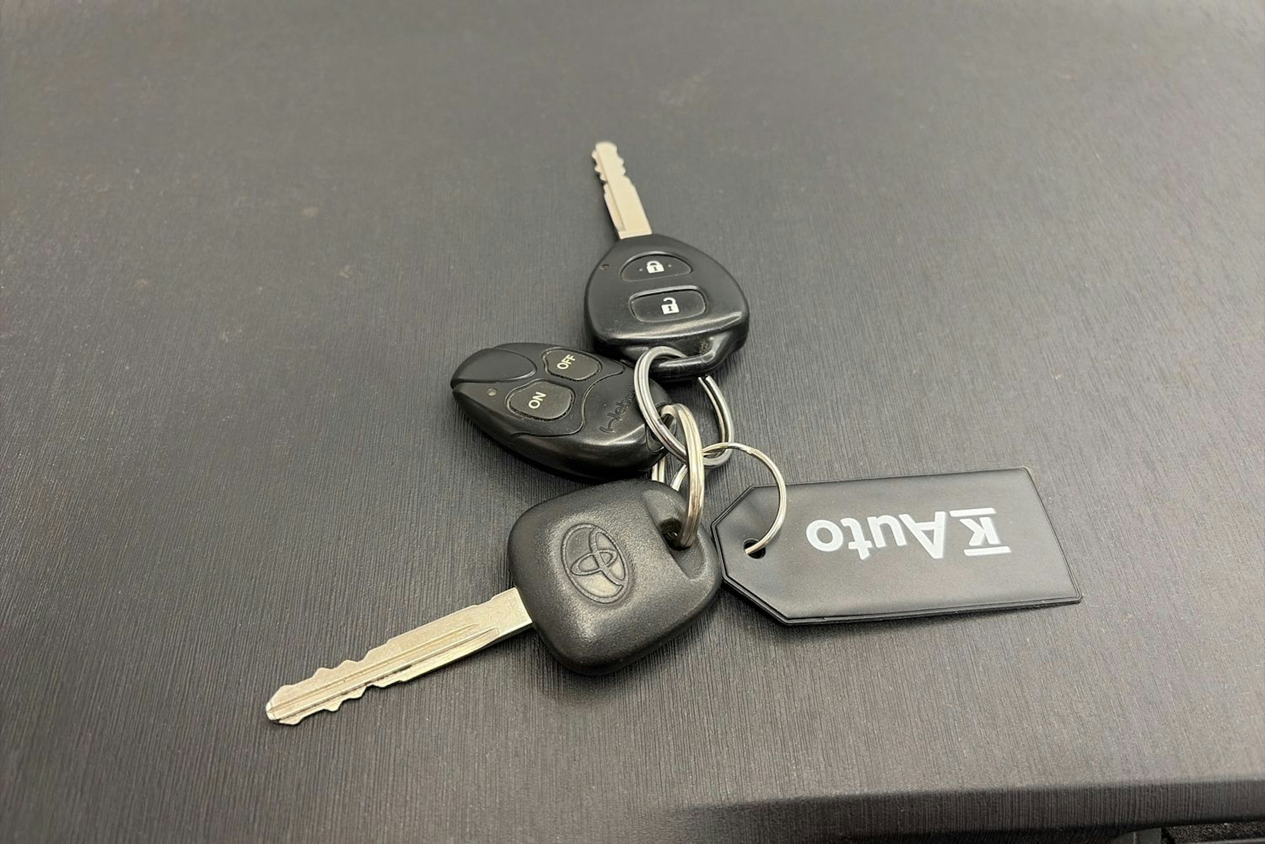 punainen Toyota Yaris 2012 kuva 17.