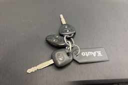 punainen Toyota Yaris 2012 kuva 17.