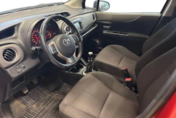 punainen Toyota Yaris 2012 kuva 3.