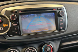 punainen Toyota Yaris 2012 kuva 4.