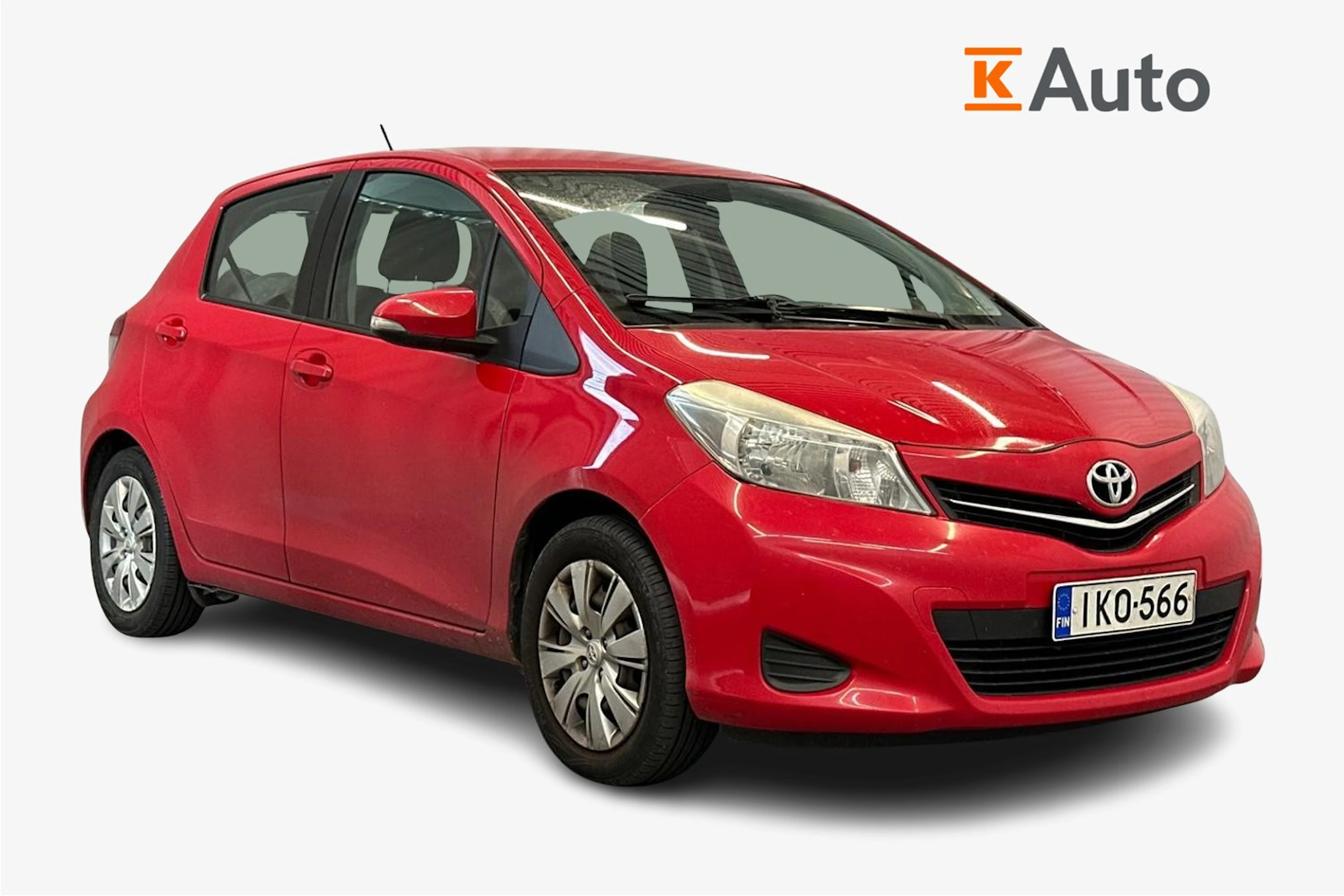 punainen Toyota Yaris 2012 kuva 1.