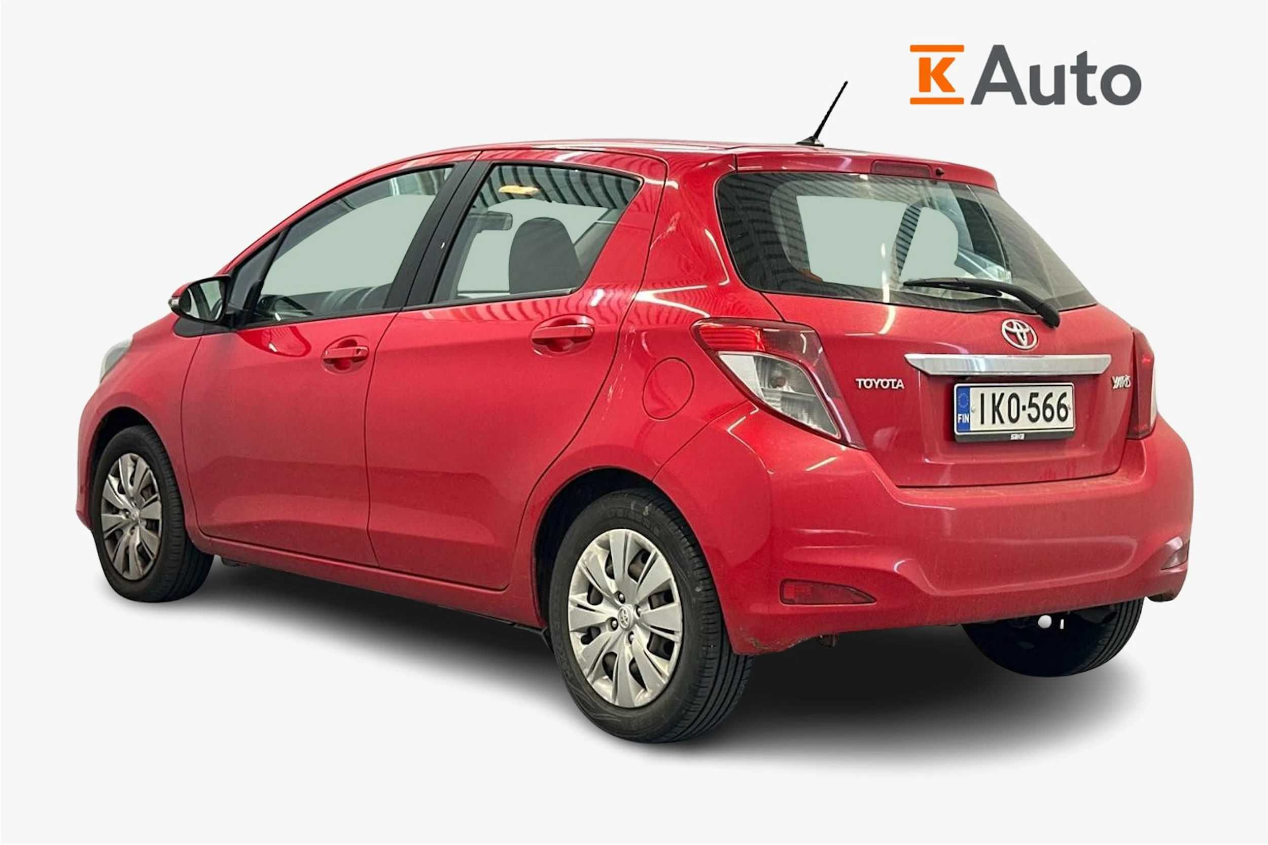 punainen Toyota Yaris 2012 kuva 2.