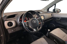 harmaa Toyota Yaris 2012 kuva 6.