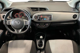 harmaa Toyota Yaris 2012 kuva 7.