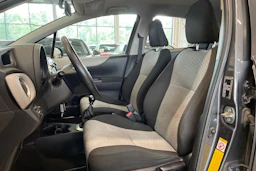 harmaa Toyota Yaris 2012 kuva 11.