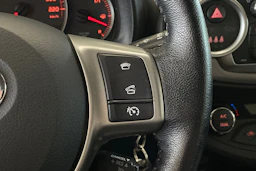 harmaa Toyota Yaris 2012 kuva 14.