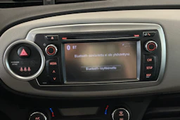 harmaa Toyota Yaris 2012 kuva 17.