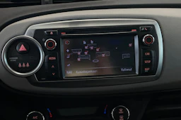 harmaa Toyota Yaris 2012 kuva 18.