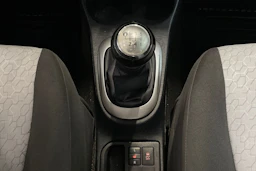 harmaa Toyota Yaris 2012 kuva 20.