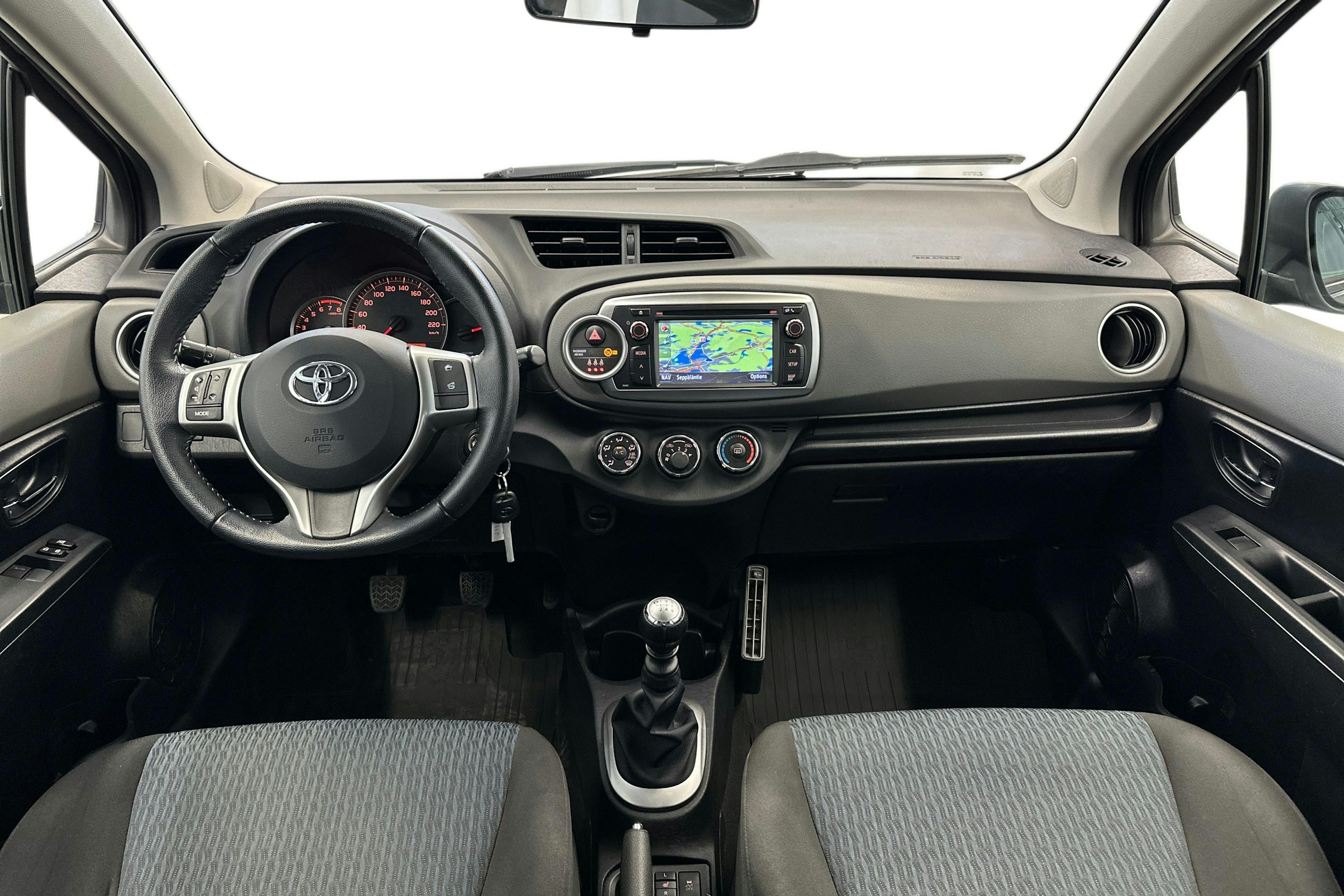 harmaa Toyota Yaris 2012 kuva 9.