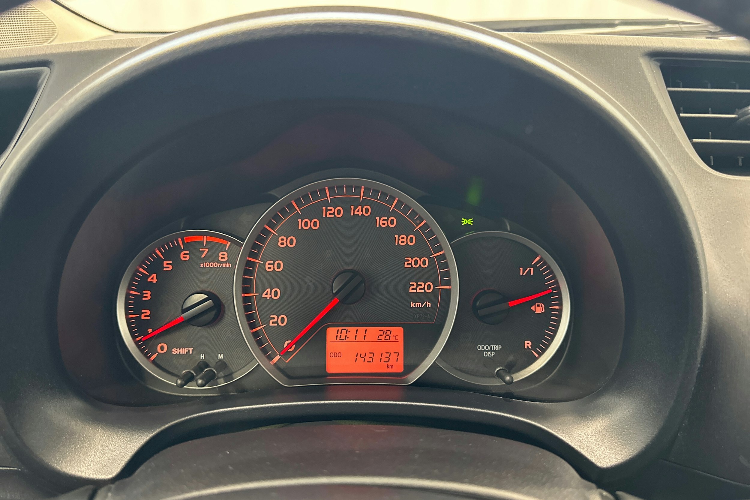 harmaa Toyota Yaris 2012 kuva 16.