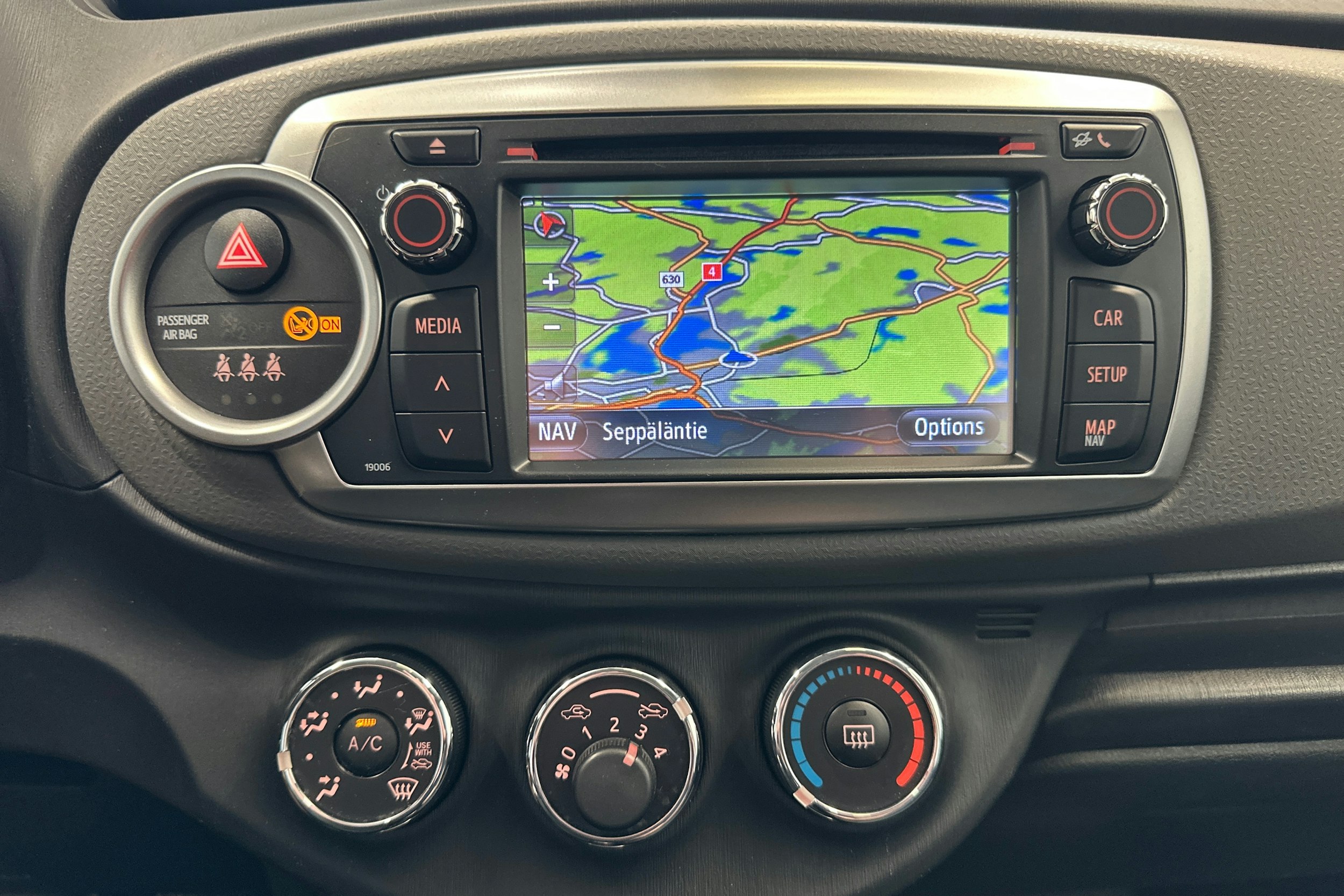 harmaa Toyota Yaris 2012 kuva 19.