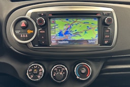 harmaa Toyota Yaris 2012 kuva 19.