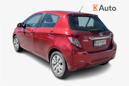 punainen Toyota Yaris 2012 kuva 2.