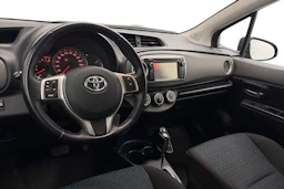 punainen Toyota Yaris 2012 kuva 8.
