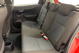 punainen Toyota Yaris 2012 kuva 11.