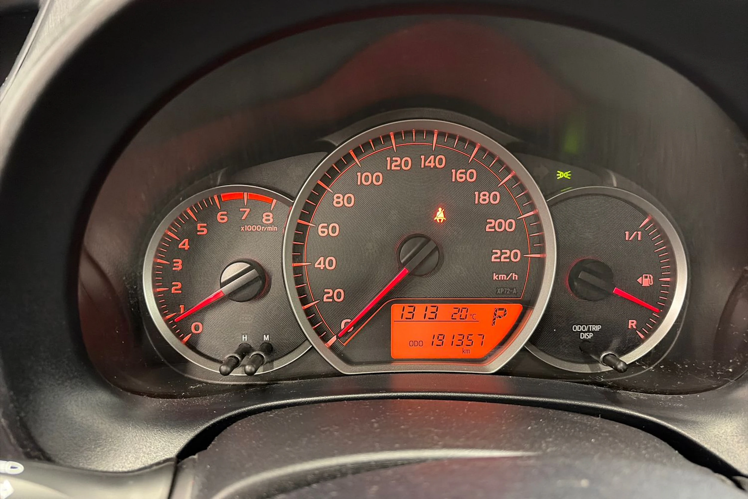 punainen Toyota Yaris 2012 kuva 16.