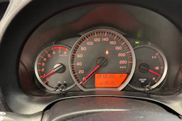 punainen Toyota Yaris 2012 kuva 16.