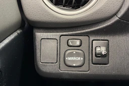 punainen Toyota Yaris 2012 kuva 24.