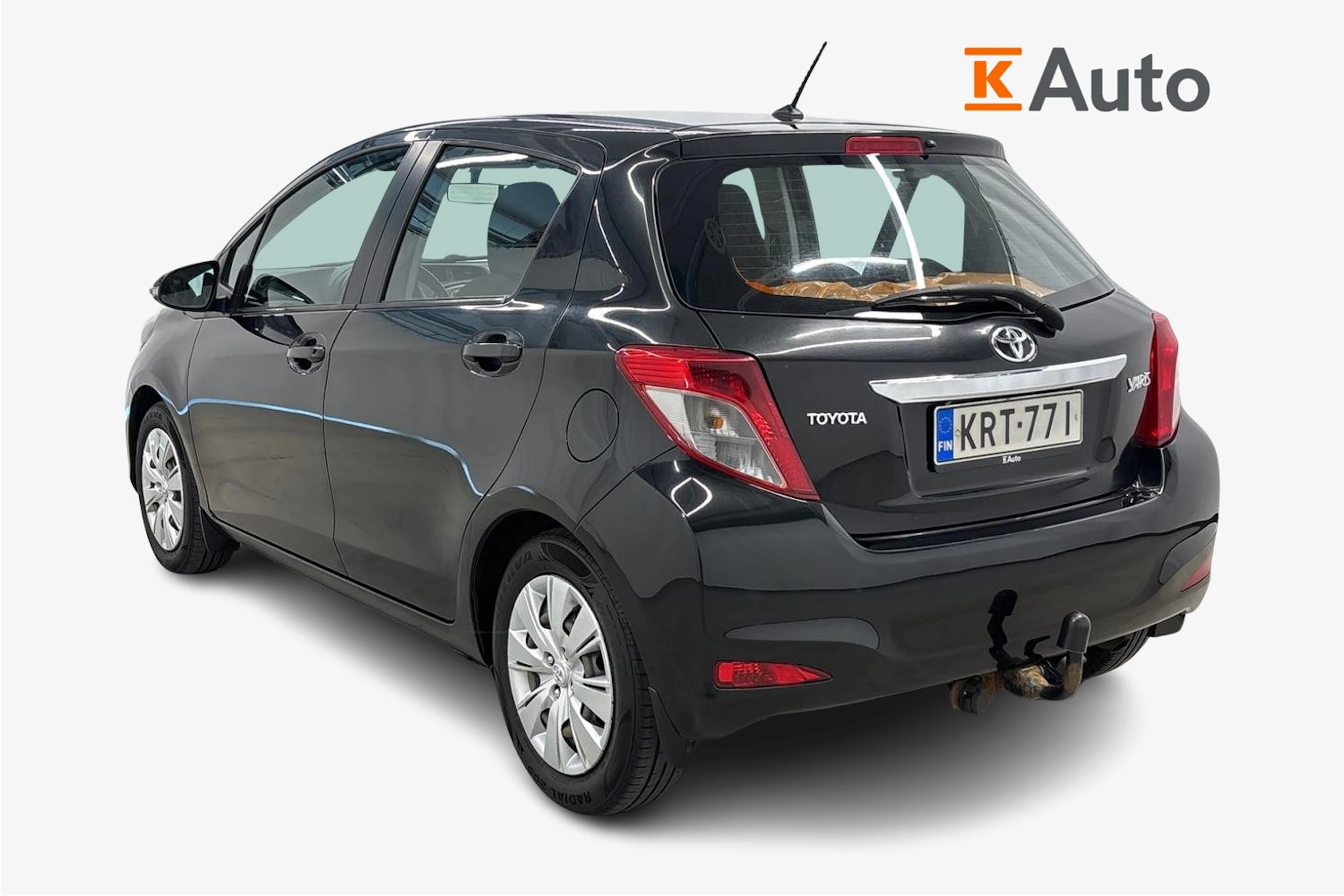 musta Toyota Yaris 2012 kuva 2.