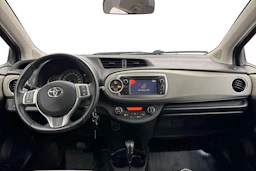 musta Toyota Yaris 2012 kuva 7.