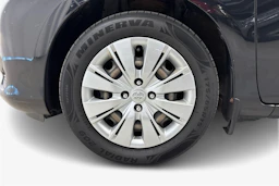 musta Toyota Yaris 2012 kuva 9.