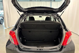 musta Toyota Yaris 2012 kuva 10.