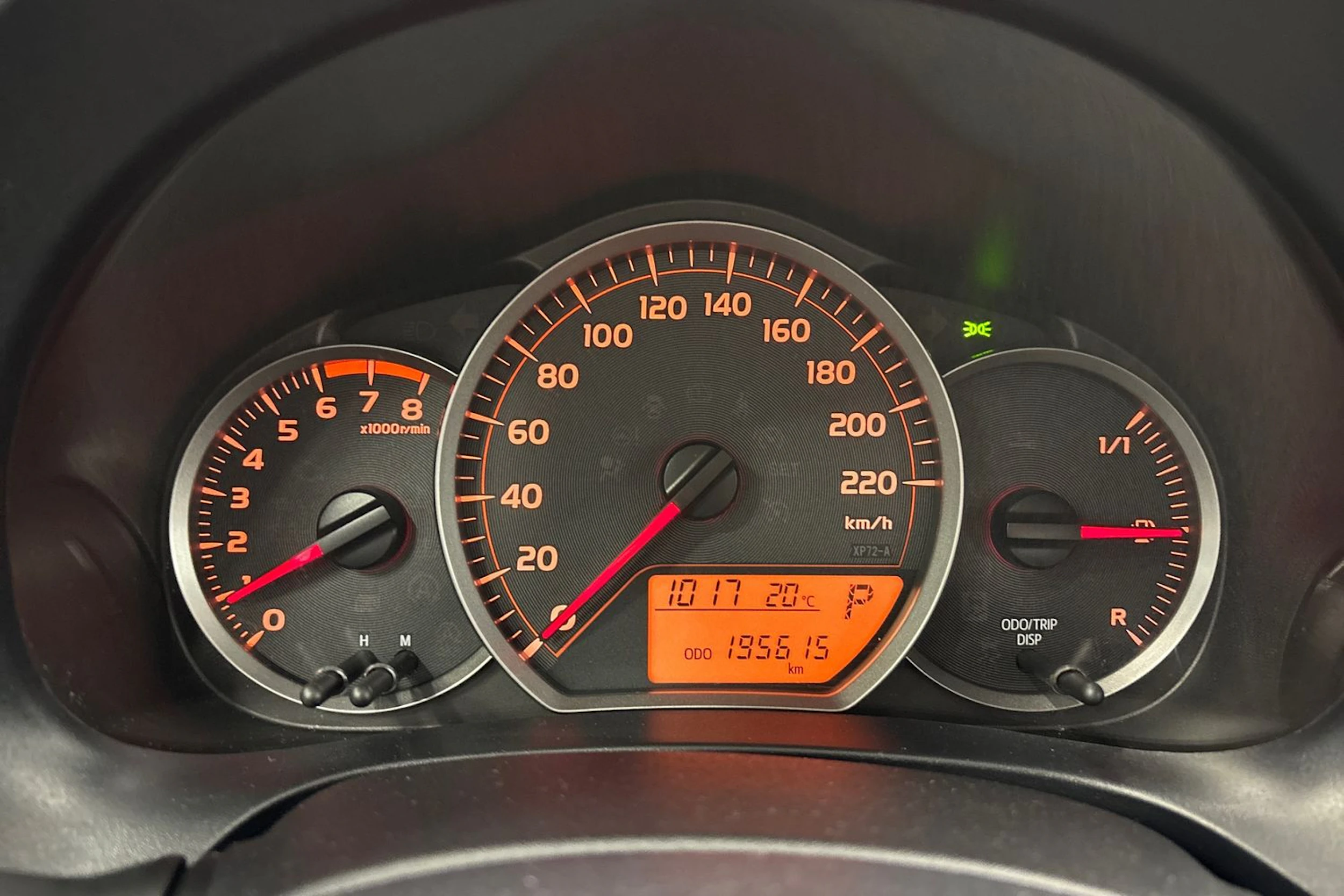 musta Toyota Yaris 2012 kuva 14.