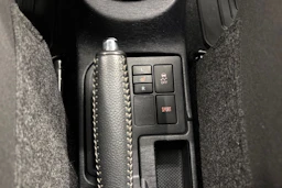 musta Toyota Yaris 2012 kuva 15.