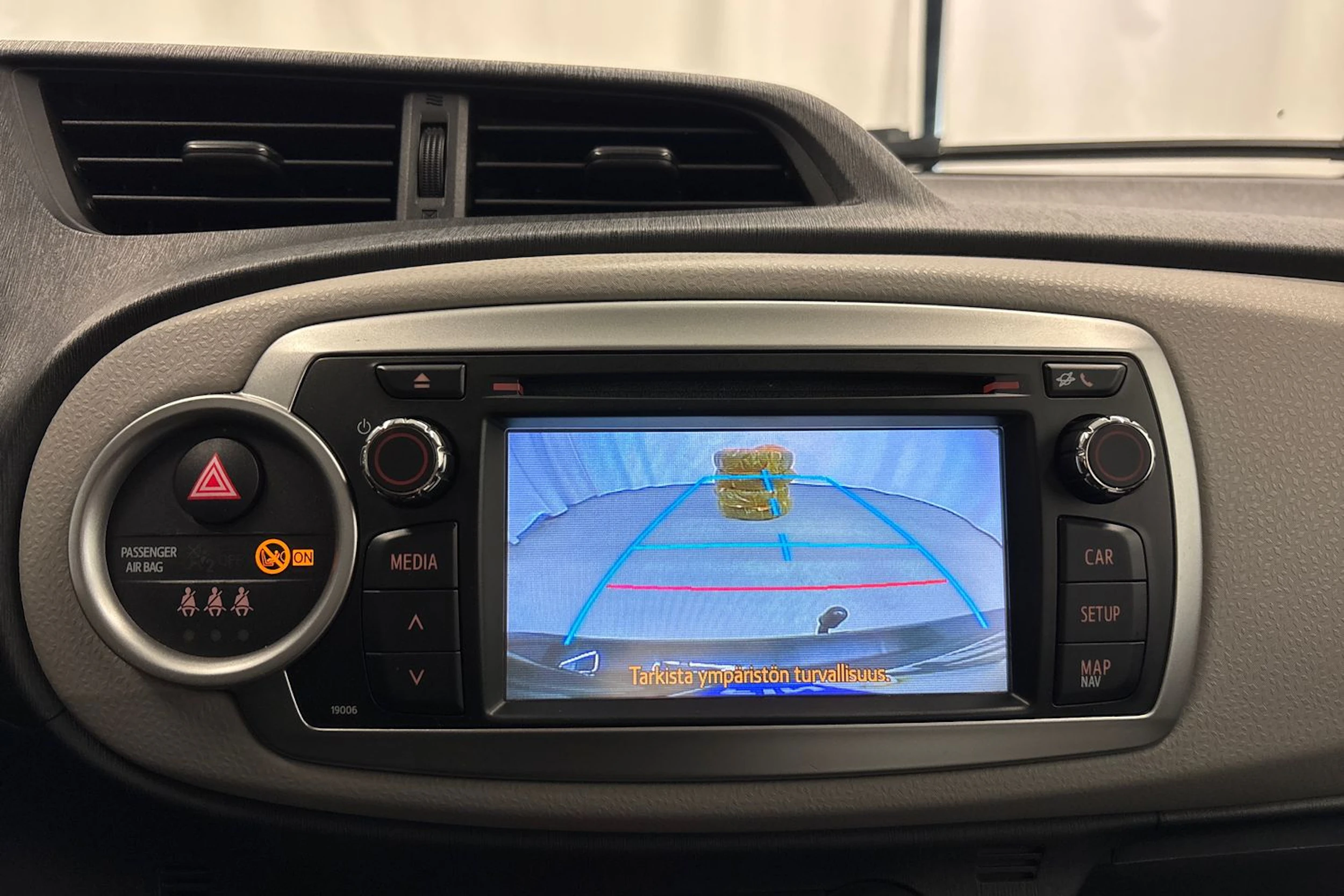 musta Toyota Yaris 2012 kuva 21.