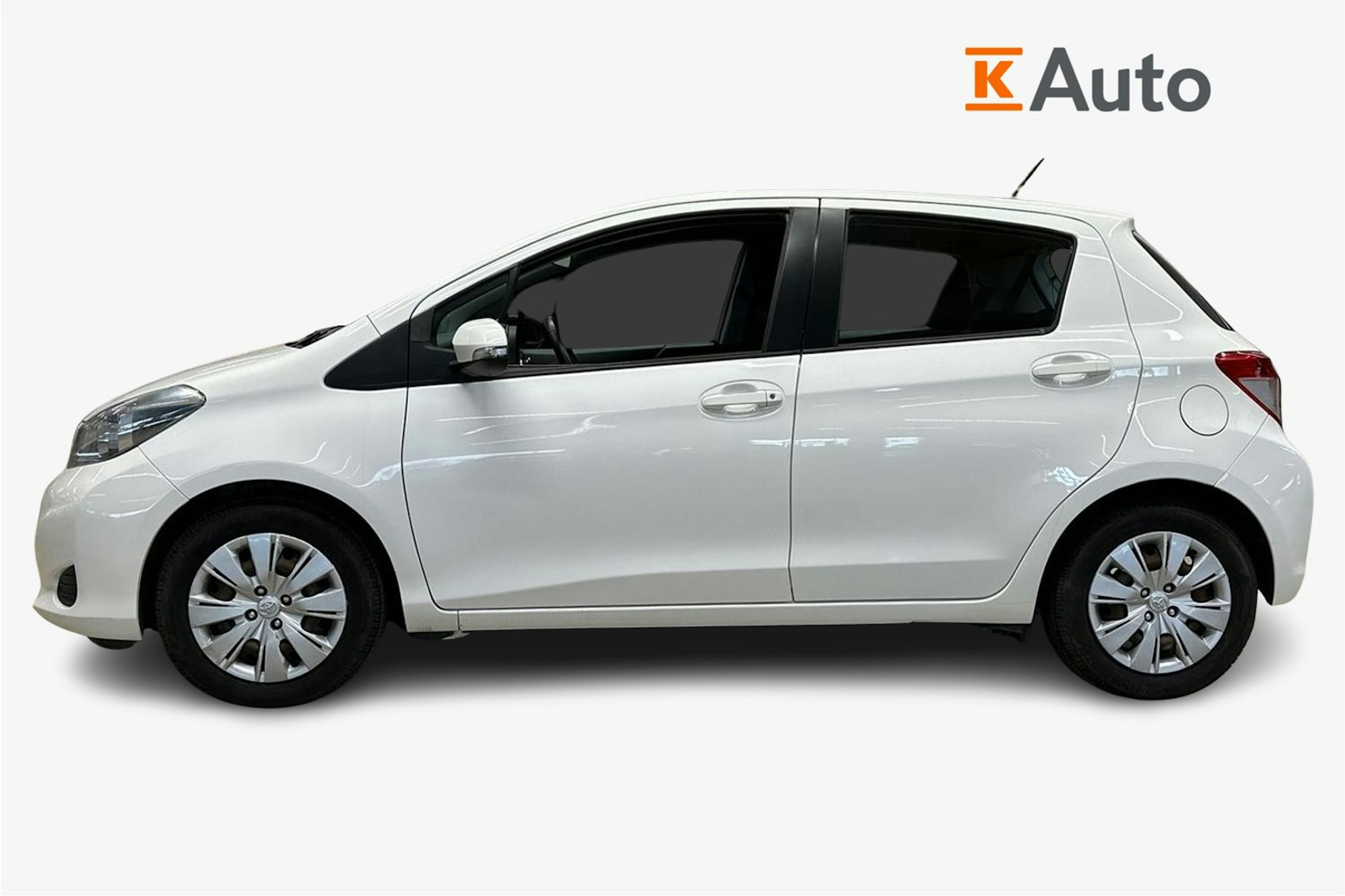 valkoinen Toyota Yaris 2012 kuva 6.