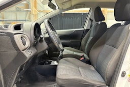 valkoinen Toyota Yaris 2012 kuva 14.