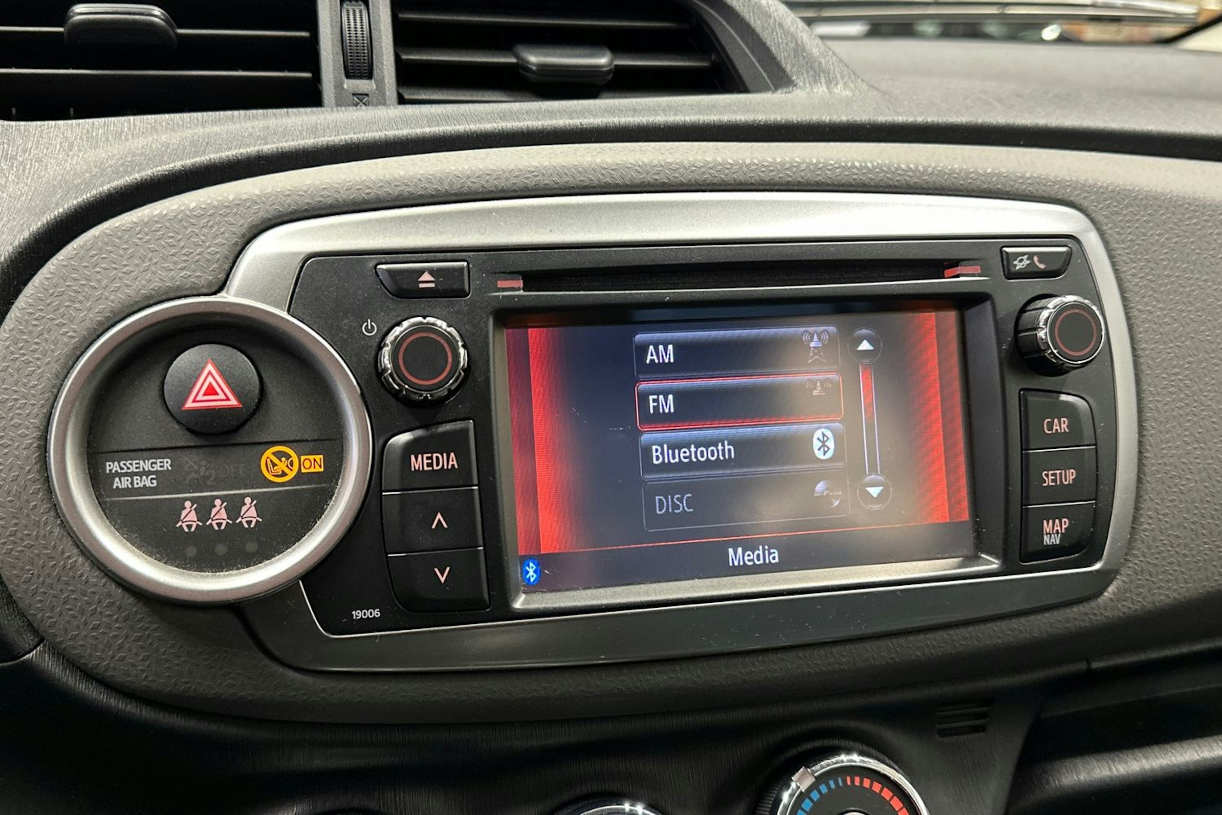 valkoinen Toyota Yaris 2012 kuva 19.