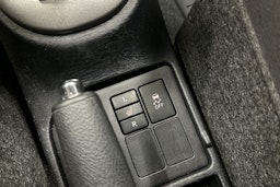 valkoinen Toyota Yaris 2012 kuva 21.