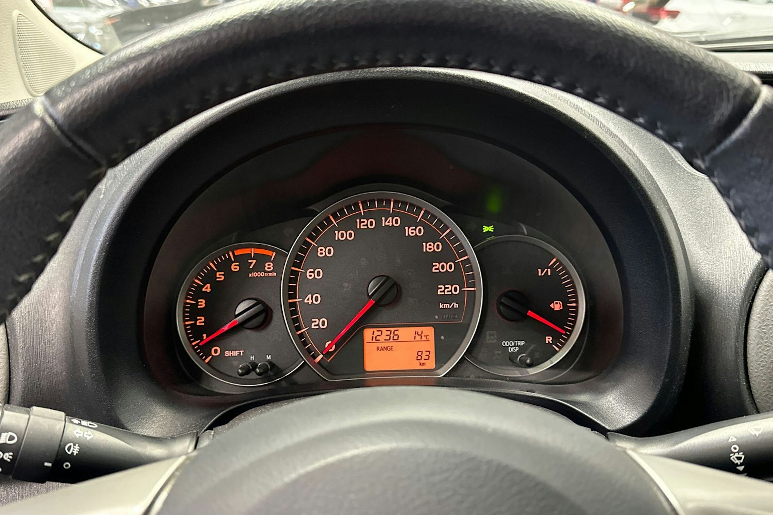 valkoinen Toyota Yaris 2012 kuva 23.