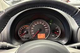 valkoinen Toyota Yaris 2012 kuva 23.
