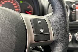 valkoinen Toyota Yaris 2012 kuva 25.