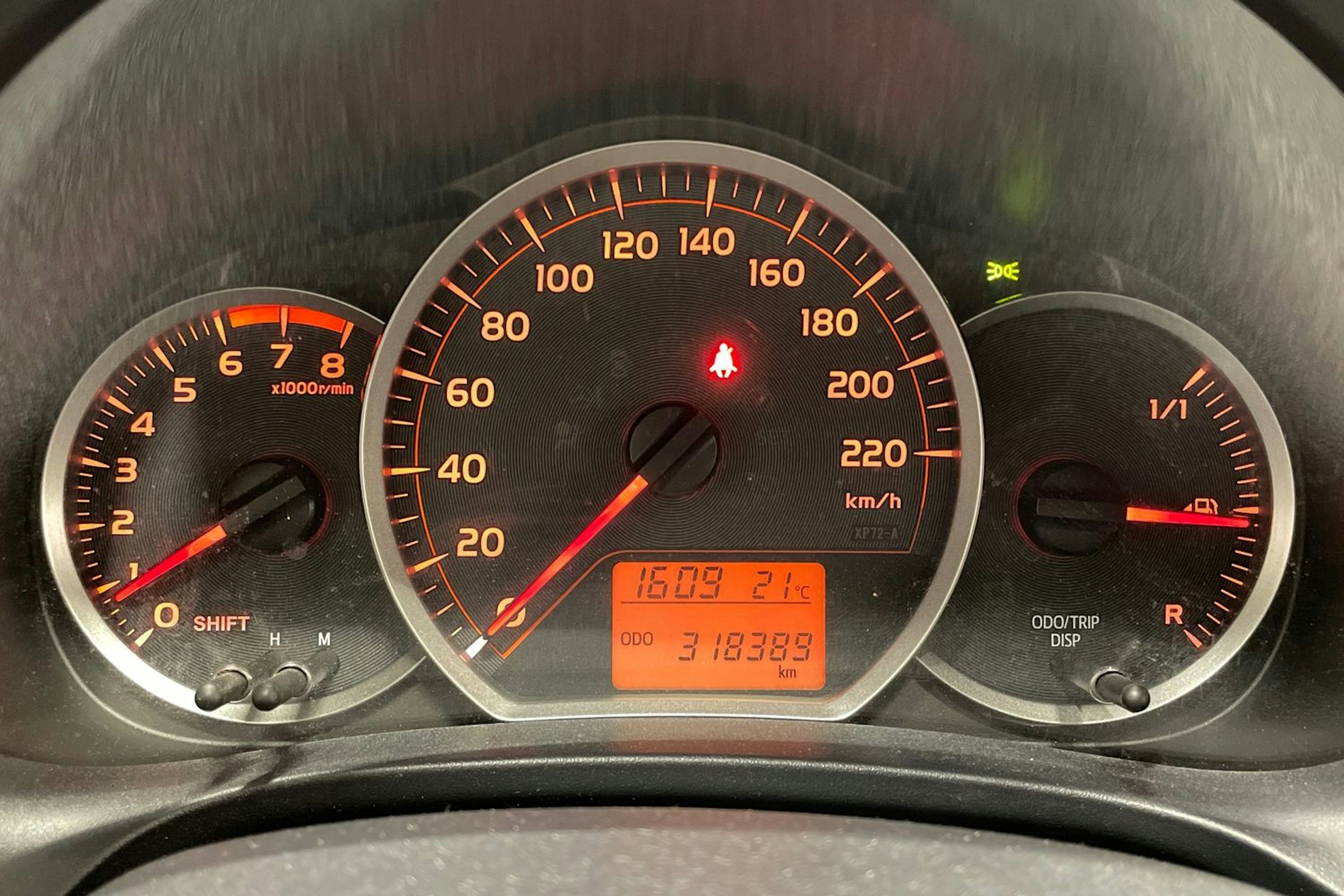 Sininen Toyota Yaris 2012 kuva 16.