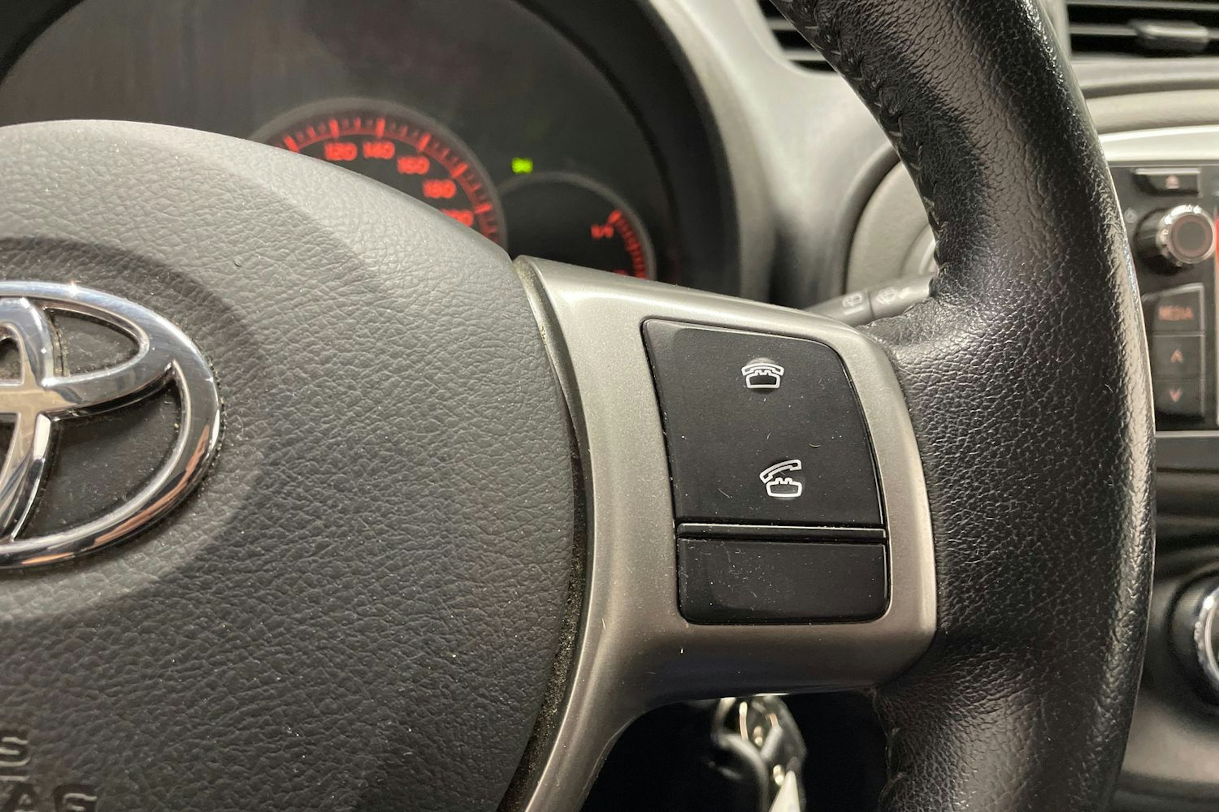 Sininen Toyota Yaris 2012 kuva 23.