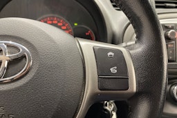 Sininen Toyota Yaris 2012 kuva 23.