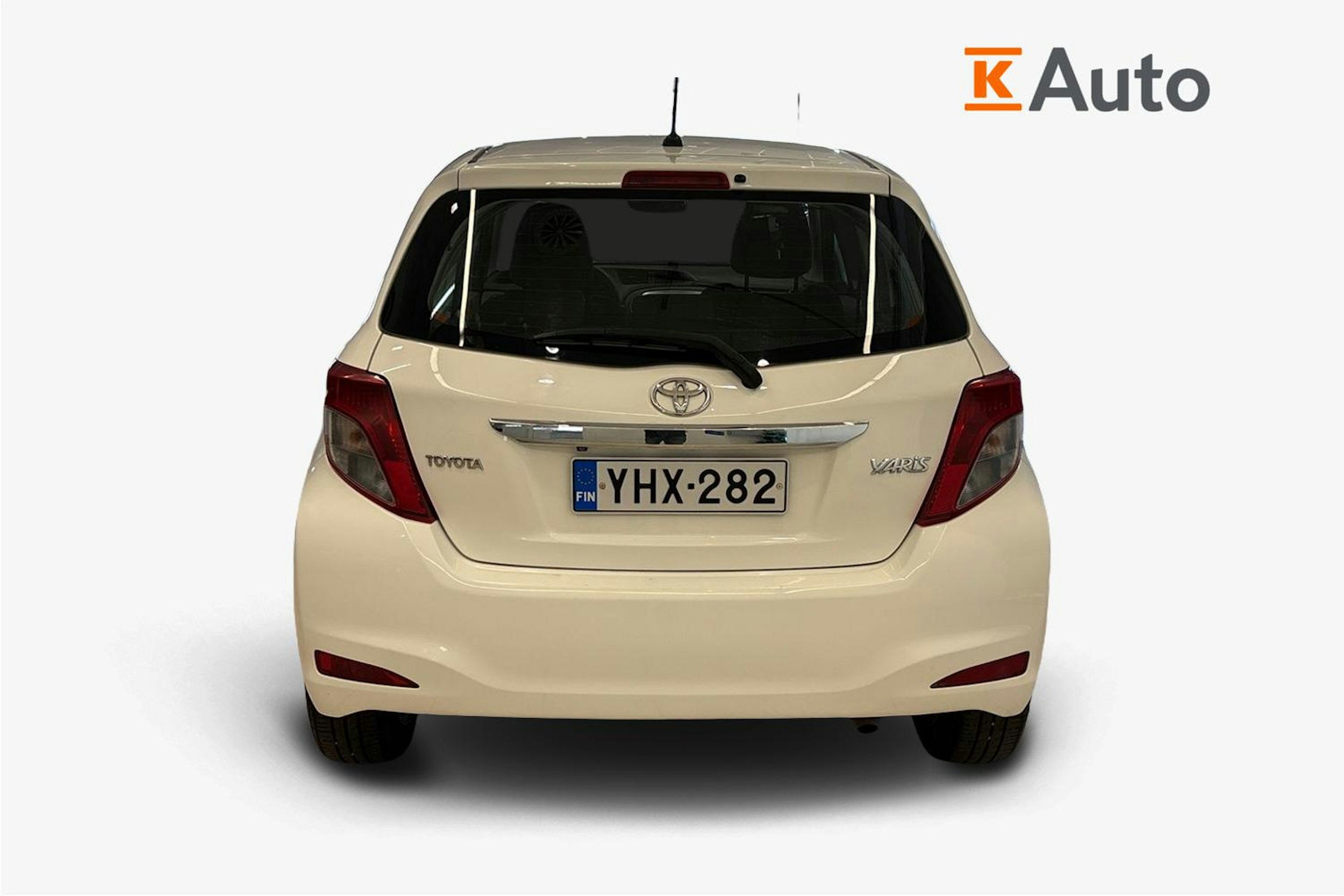 valkoinen Toyota Yaris 2012 kuva 3.