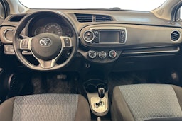 valkoinen Toyota Yaris 2012 kuva 9.