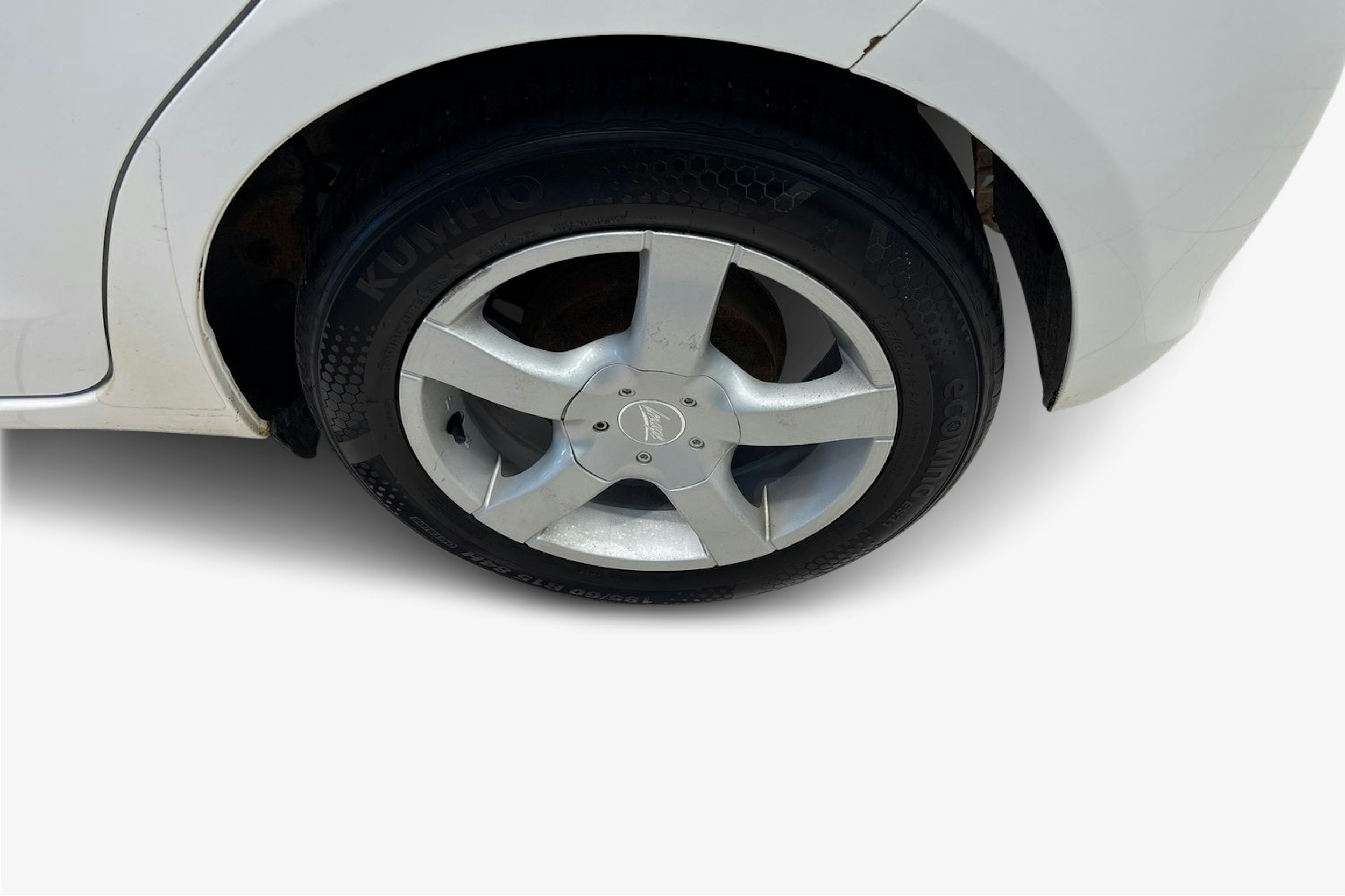 valkoinen Toyota Yaris 2012 kuva 11.