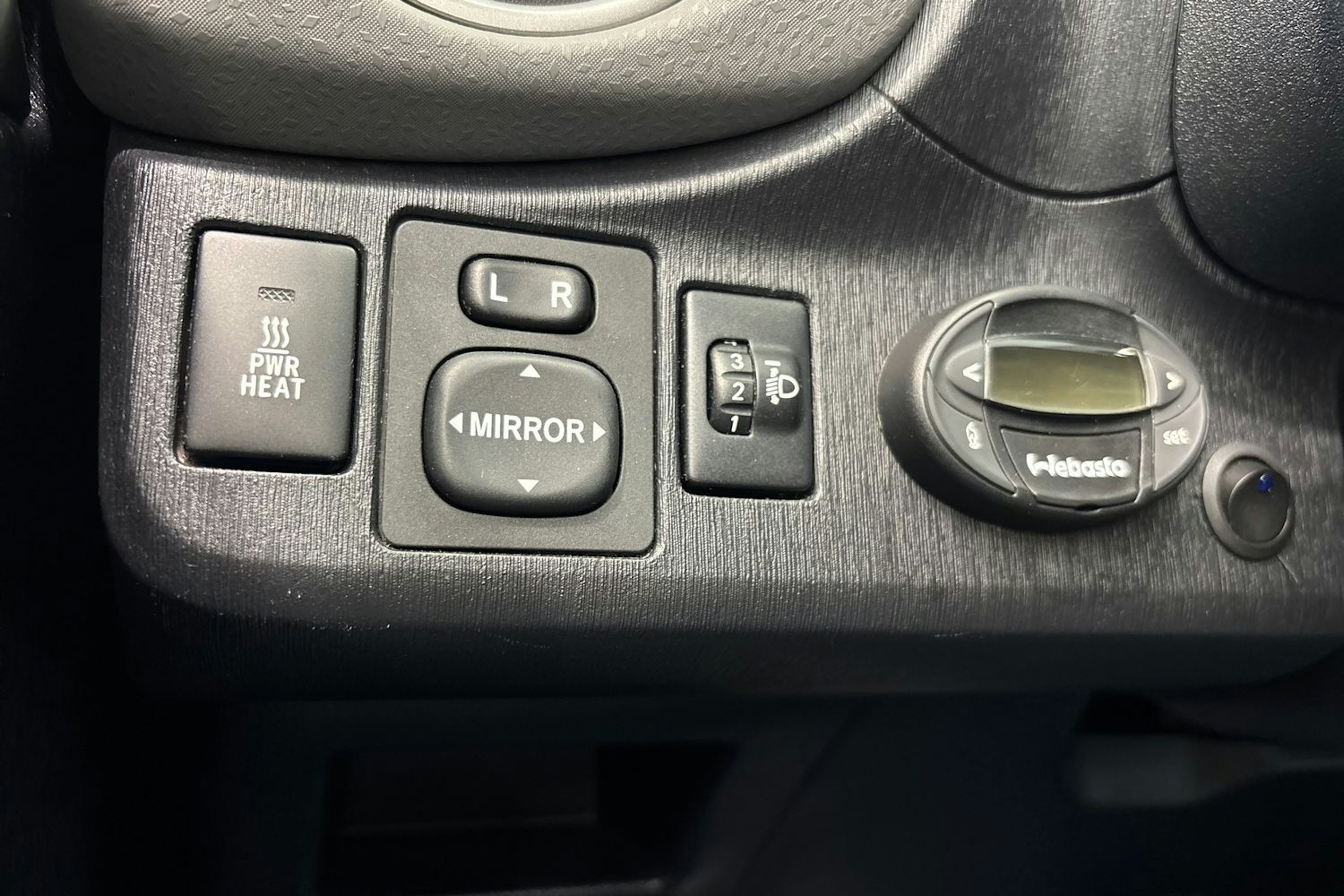 valkoinen Toyota Yaris 2012 kuva 15.