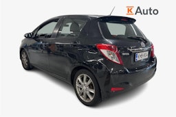 Musta Toyota Yaris 2013 kuva 2.