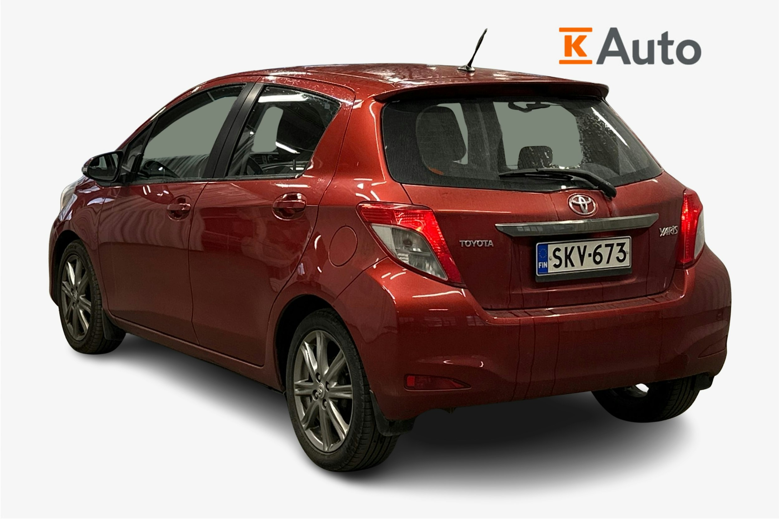 punainen Toyota Yaris 2013 kuva 2.