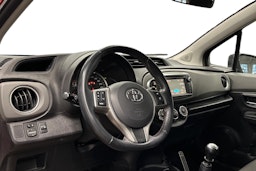 punainen Toyota Yaris 2013 kuva 3.
