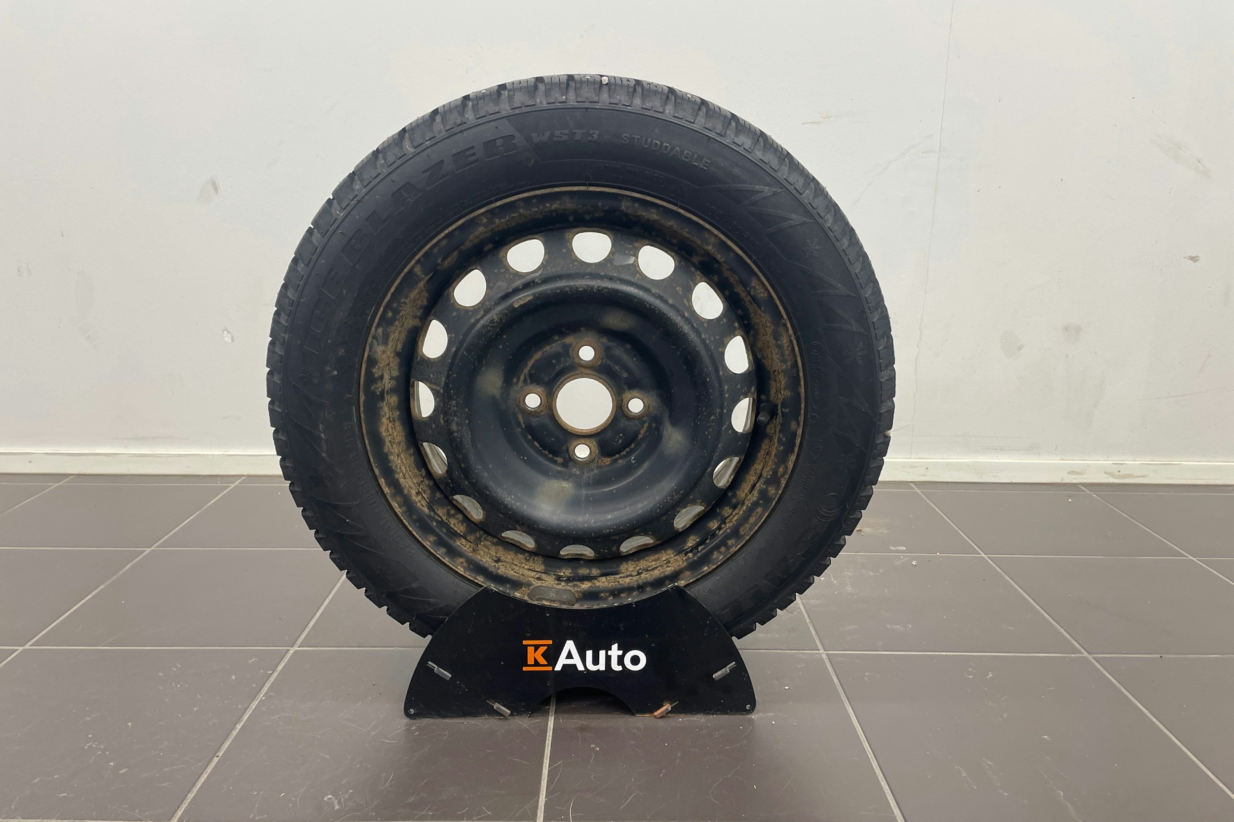 punainen Toyota Yaris 2013 kuva 13.